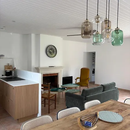 Renovated House 150m From 400m Centre فيلة لا ترانش سور مير