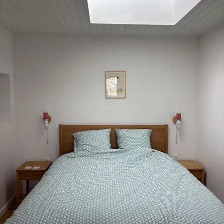 Renovated House 150m From 400m Centre فيلة